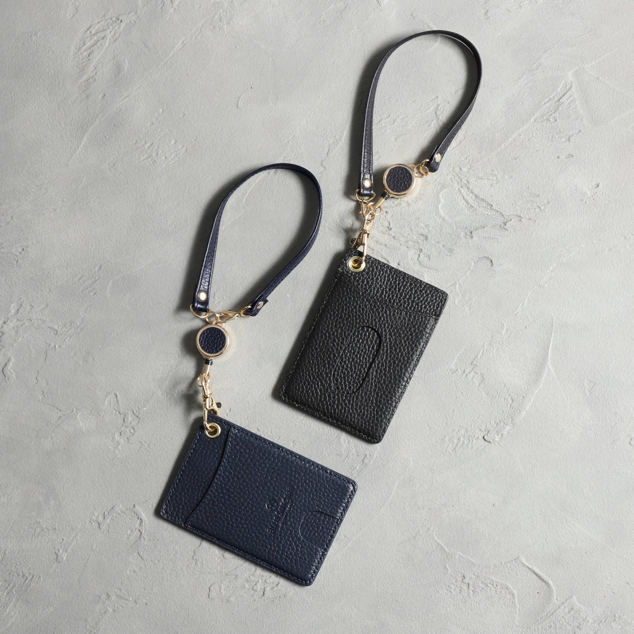 薄型リール付きパスケース