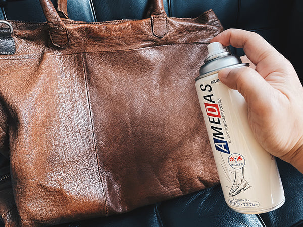 湿気や水に強い革とは?梅雨や汗にも負けないレザー選びのポイント