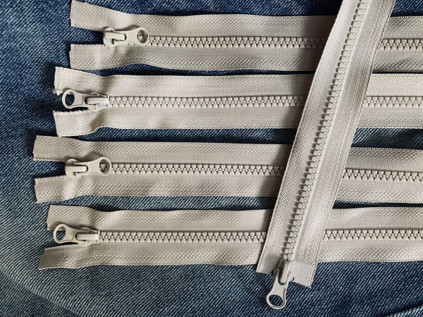 ファスナーの直し方 動きが悪い時の対処法