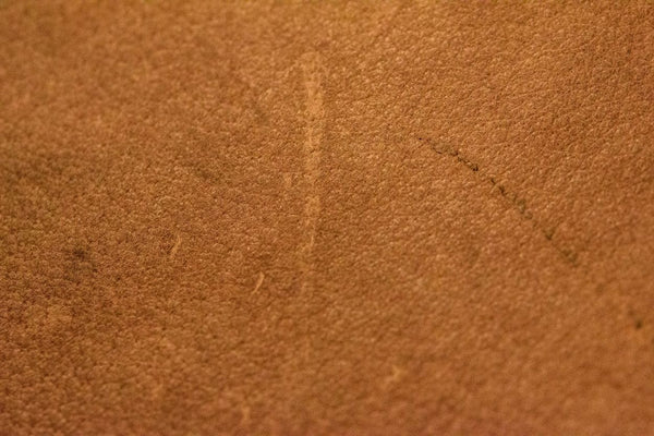 レザーの傷を補修するには?革の傷を目立たなくする方法を解説