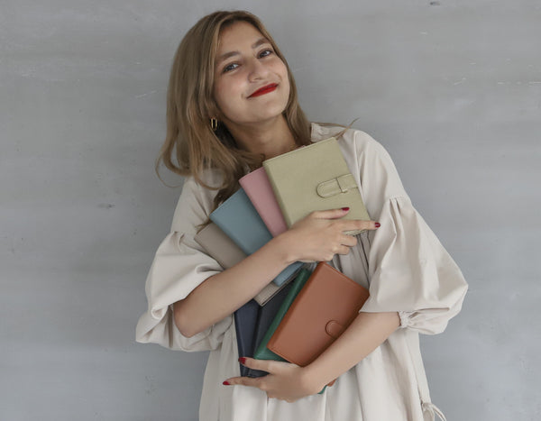 母の日に贈る、上質なプレゼント「本革カバー/KT1」使うたび、気持ちが伝わる贈り物