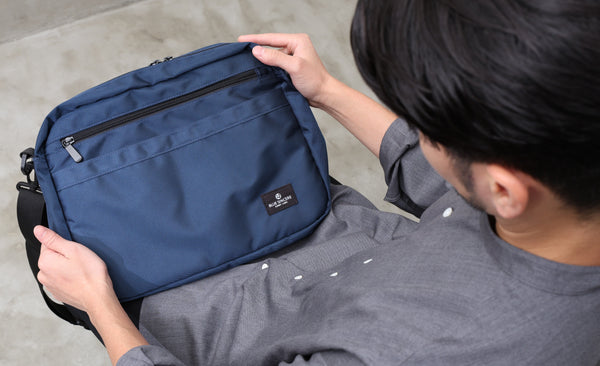 おしゃれに持てる「大容量」｜軽量撥水大容量フラップレスショルダーバッグ/SHB11-big