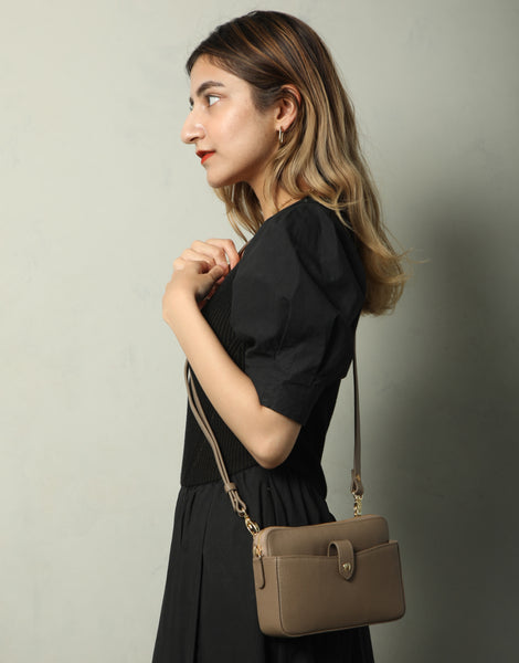 夏にこそおすすめ|ミニマルに美しく持ち運ぶレザー財布&小物