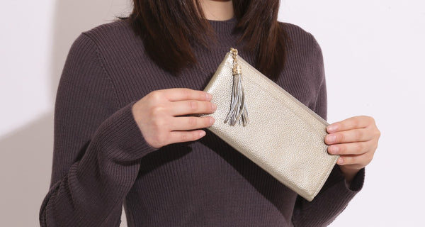 【2024年版】ラッキーカラーを財布に取り入れて運気UP