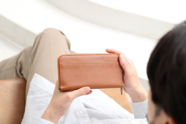 【2024年版】ラッキーカラーを財布に取り入れて運気UP