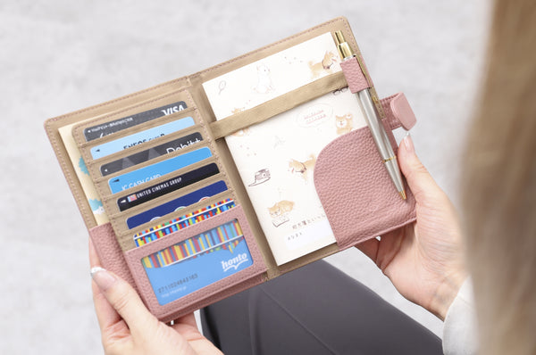 母の日に贈る、上質なプレゼント「本革カバー/KT1」使うたび、気持ちが伝わる贈り物