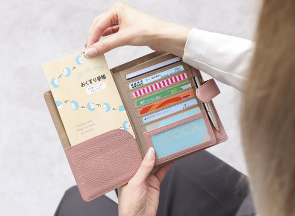 母の日に贈る、上質なプレゼント「本革カバー/KT1」使うたび、気持ちが伝わる贈り物