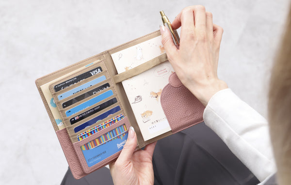 母の日に贈る、上質なプレゼント「本革カバー/KT1」使うたび、気持ちが伝わる贈り物