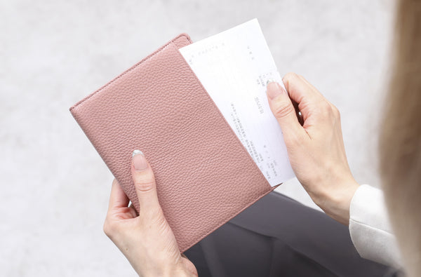 母の日に贈る、上質なプレゼント「本革カバー/KT1」使うたび、気持ちが伝わる贈り物