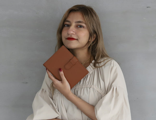 母の日に贈る、上質なプレゼント「本革カバー/KT1」使うたび、気持ちが伝わる贈り物