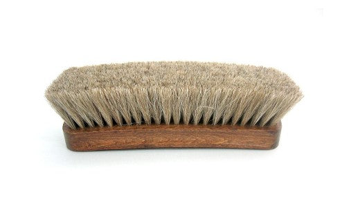 革職人が選ぶ革のお手入れ用品は?|革のメンテナンス 馬毛ブラシ