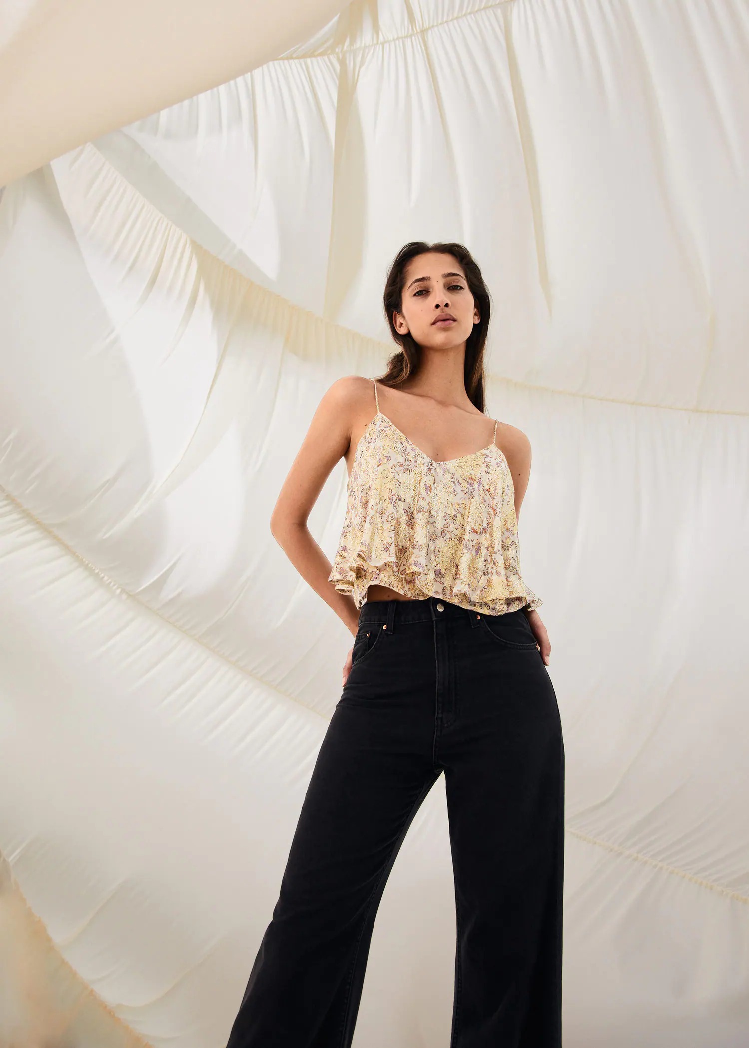 MANGO - IN THE SPOTLIGHT