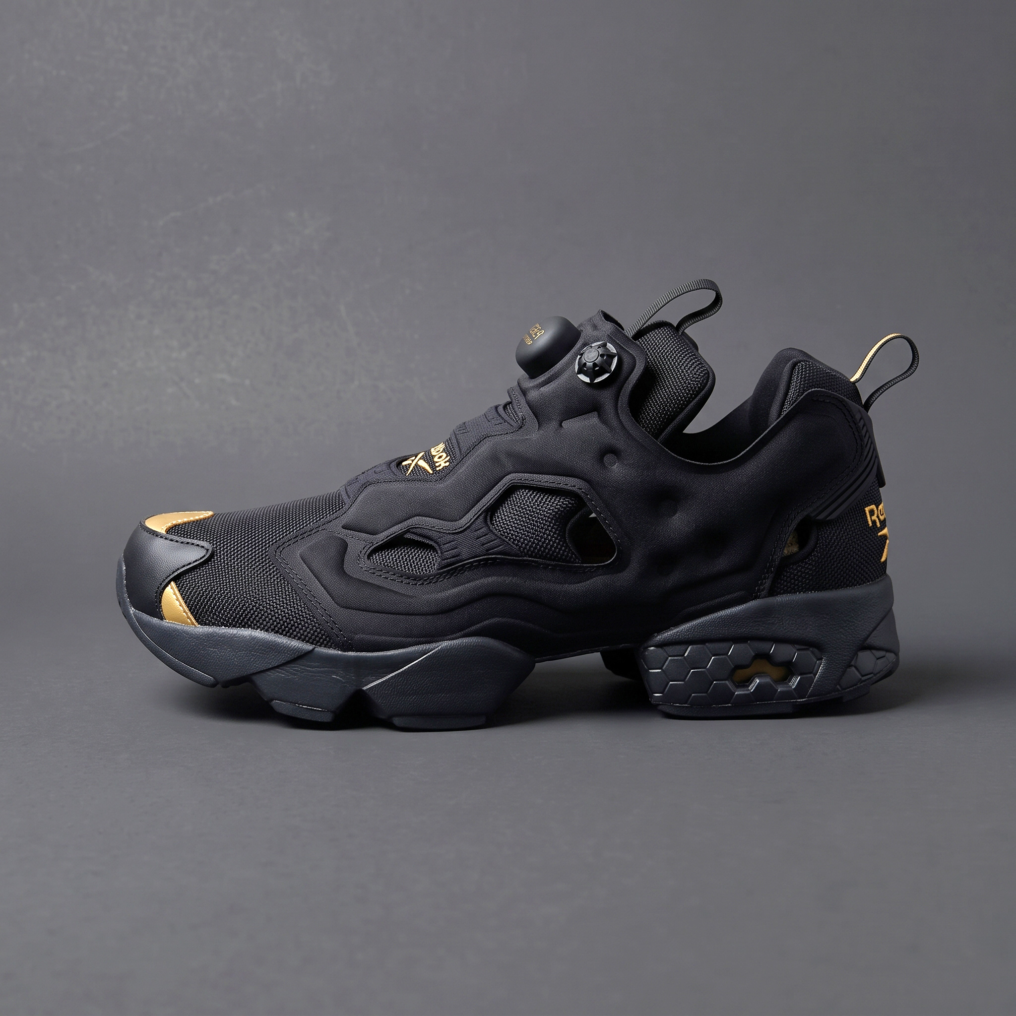 か*り様 ブラック　ReZARD 24 ReZARD × LOCONDO シェア買い限定コレクション｜Reebok、ビジネス