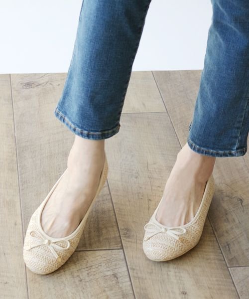 フラットシューズ