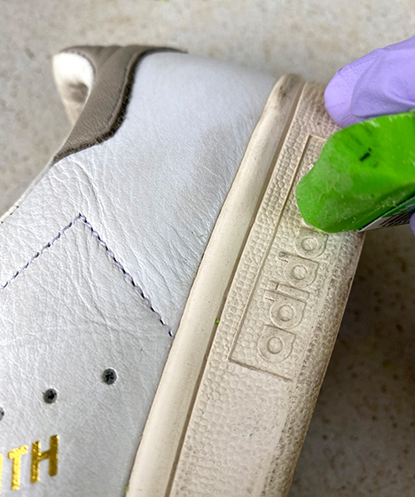 ⑤ソールの汚れにはメラミンスポンジや消しゴム！