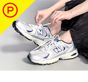 スニーカー