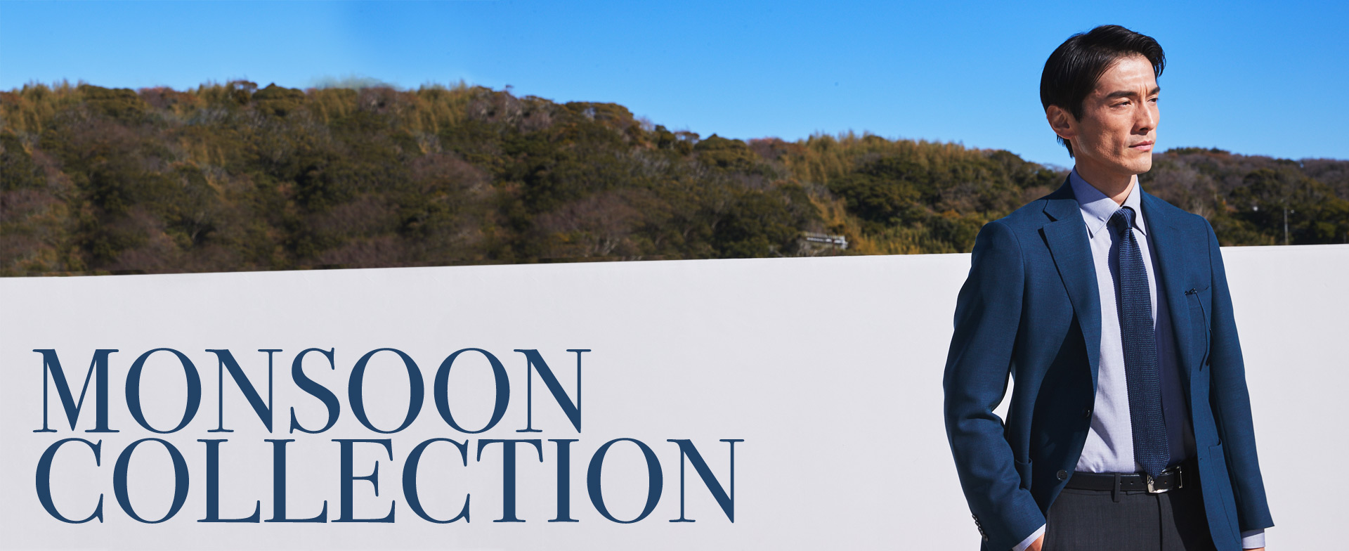 ✨美品✨D'URBAN ダークブルー ビジネススーツ MONSOON MONSOON】ブルー無地スーツ （ブルー） -D'URBAN | ダーバン公式