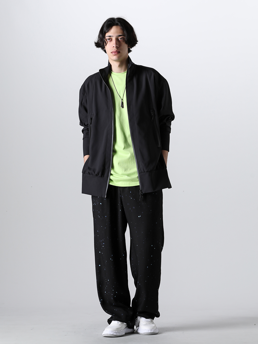 Maison MIHARA YASUHIRO -  24SS styling - Wayne track jacket coordination Original artworks - RW-618 - Line Trackjacket - RW-631-Lime - Dolman-T Lime - M3874 - Necklace Tape Tag - IH-24SS-P033-DMF-Black - One Tuck Trousers Black - A10FW720-White - WAYNE Original sole Canvas Low-cut sneakers White White 1-001