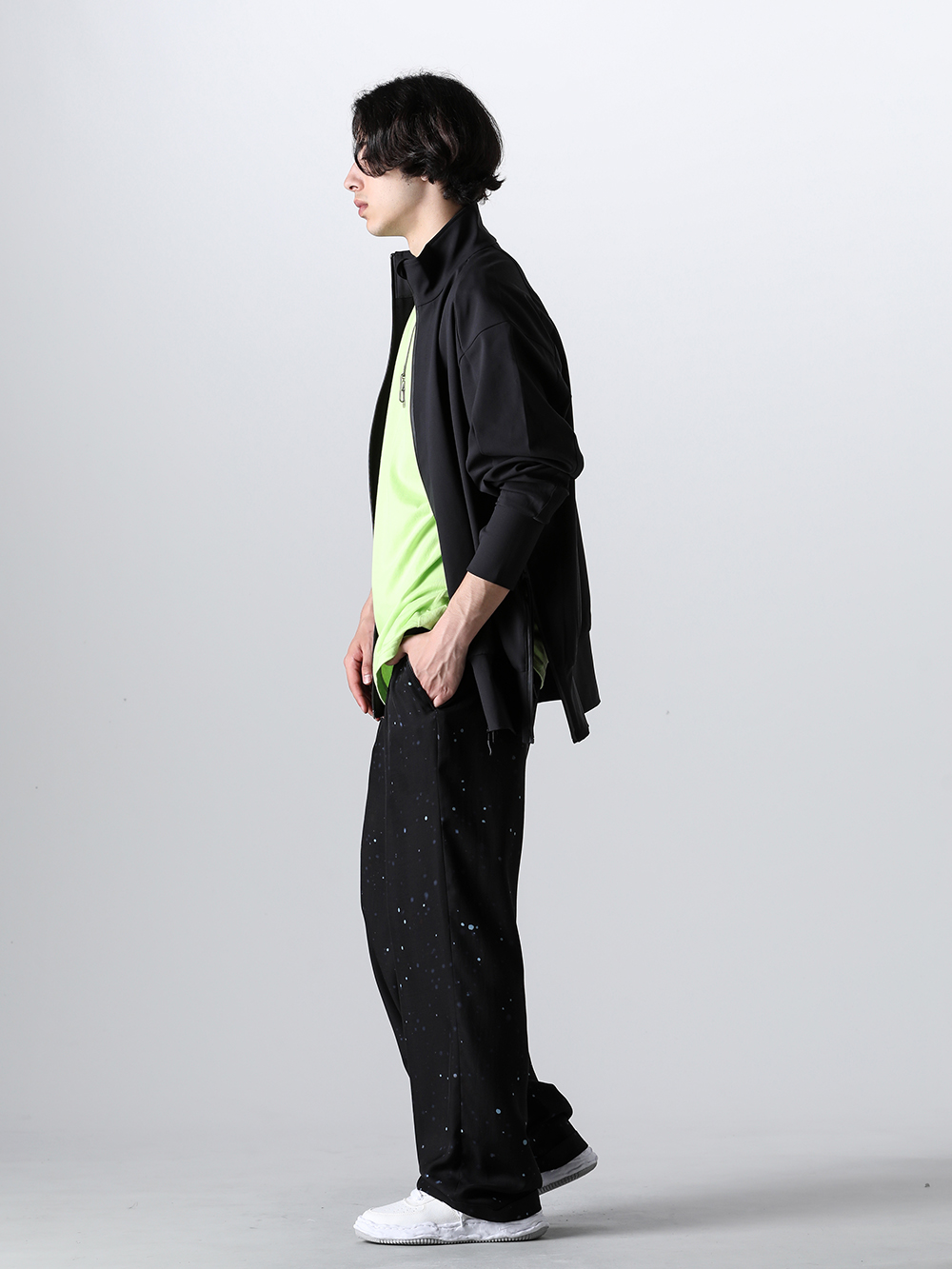 Maison MIHARA YASUHIRO -  24SS styling - Works of originality - RW-618 - Line Trackjacket - RW-631-Lime - Dolman-T Lime - M3874 - Necklace Tape Tag - IH-24SS-P033-DMF-Black - One Tuck Trousers Black - A10FW720-White - WAYNE Original sole Canvas Low-cut sneakers White White 1-002
