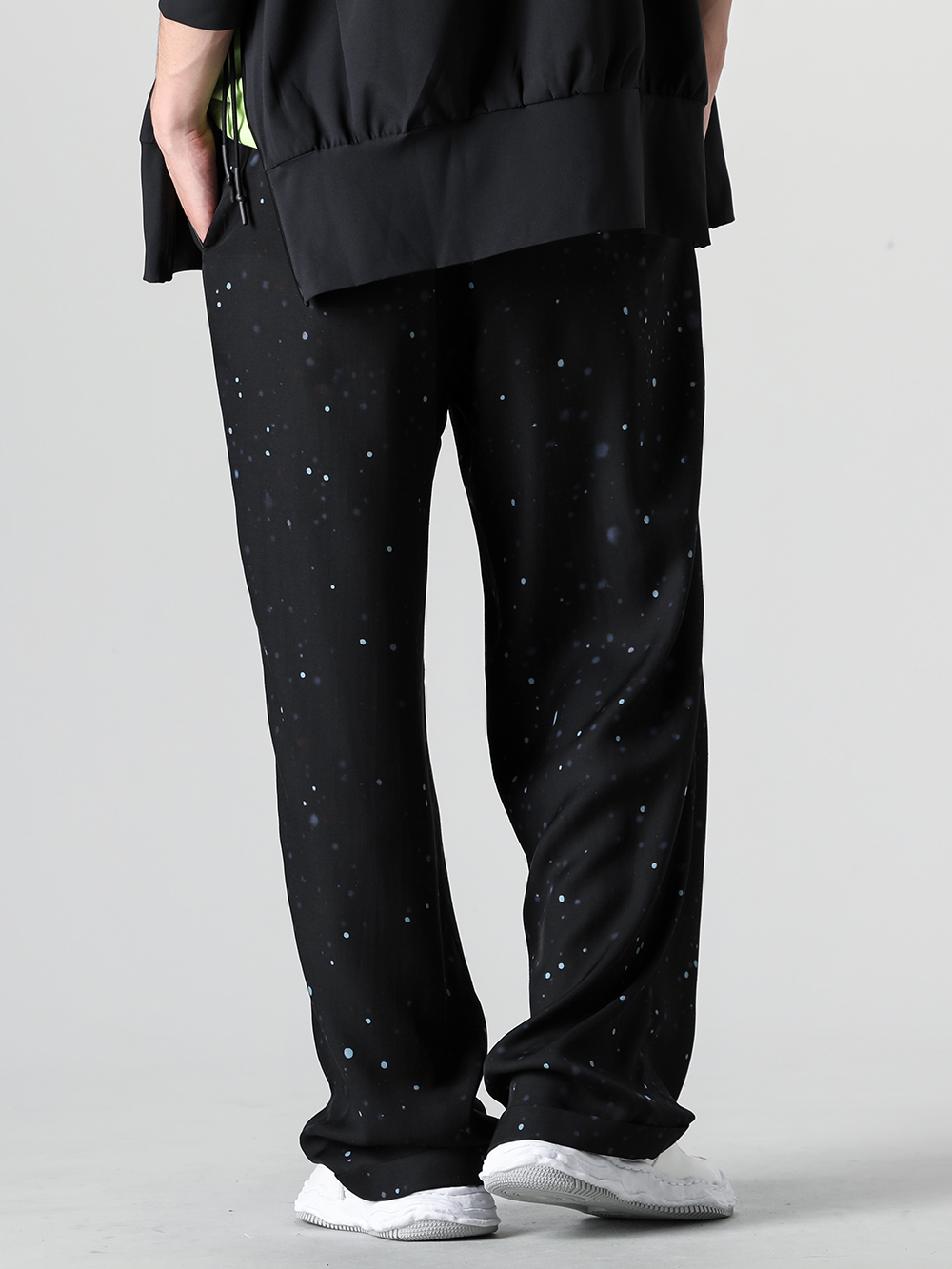 IRENISA 24SS - Craftsmanship using the Kyoto Yuzen technique. - IH-24SS-P033-DMF-Black - One Tuck Trousers Black - A10FW720-White - WAYNE Original sole Canvas Low-cut sneakers White White 3-002