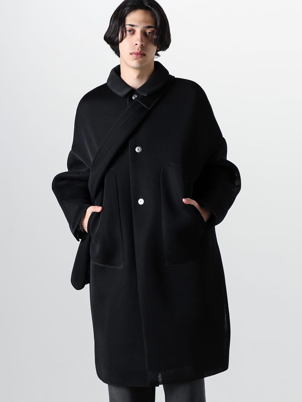 Omar Afridi 24SS  - Single-Breasted Coat with Mesh Material - SS24-CT-101-01 - Pleo Balmacaan Coat Filter Mesh- SS24-BAG-101-03 - Body Shoulder Bag Filter Mesh 2-001