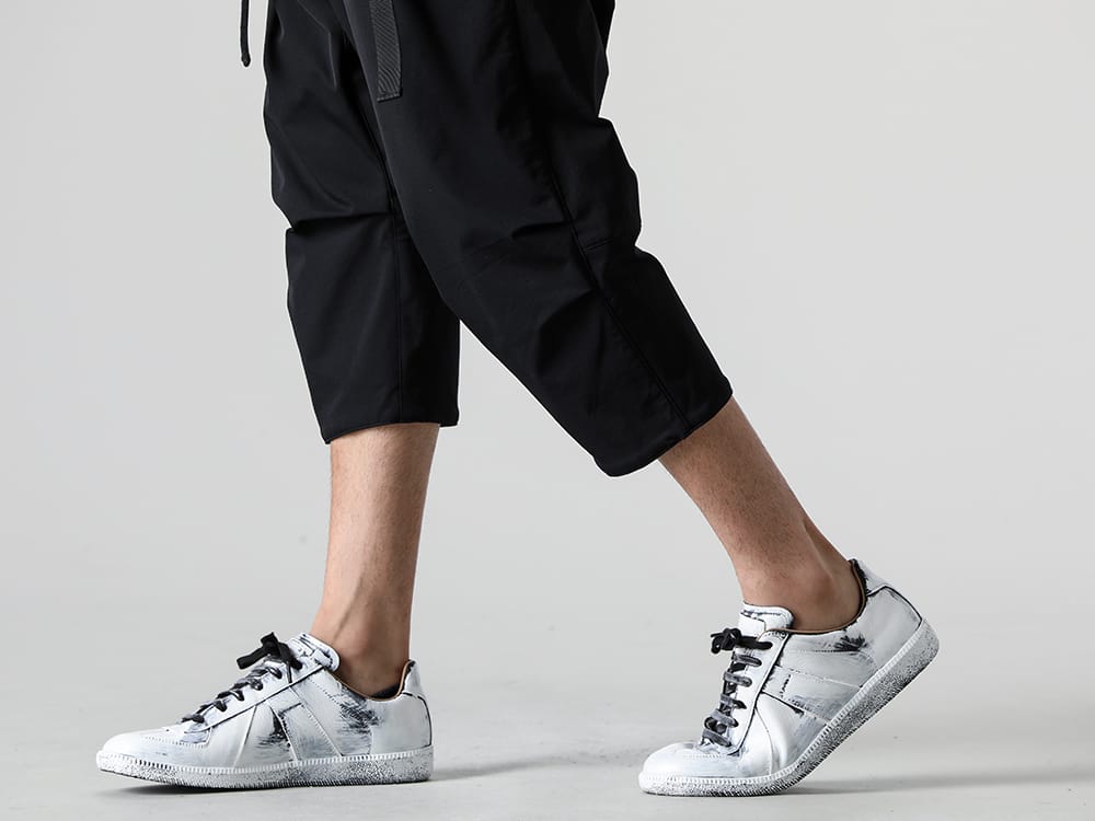 MAISON MARGIELA - メゾン マルジェラ - 24SS - ACRONYM(アクロニム)のパンツとMaison Margiela(メゾンマルジェラ)のレプリカとのコーディネート - P17-DS - Cropped Wide Pants - S37WS0566 - Replica 3-004