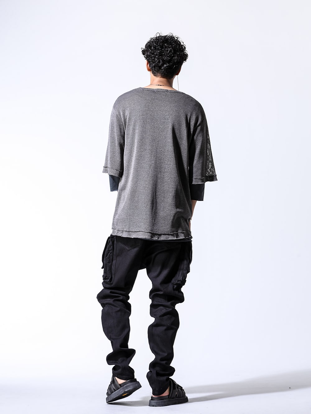 D.HYGEN / RIGARDS / JULIUS / ISO 2024-25AW styling - A Distinctive Brand Mix Style - ST101-1124S(Washi x Rayon Knit Layered T-Shirt) RG00UW14 a.silver × salmon(Round Flame Sunglasses A.Silver × Salmon) 077ACU3 silver(fangophilia × JULIUS Wrist Cover Bangle SILVER) 077ACU2 silver(fangophilia × JULIUS Full Finger Ring SILVER) 867PAM9-BK(10oz Denim Cargo Pants) IWSS-GFCL black(Sandals calf leather BLACK) - 1-004