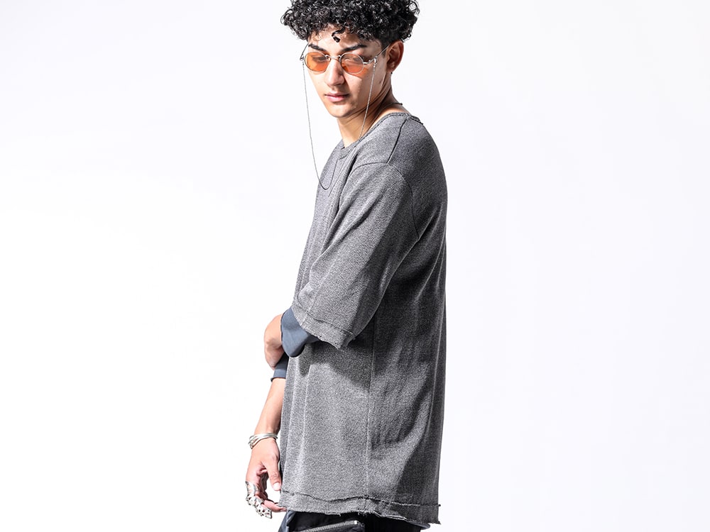 D.HYGEN / RIGARDS / JULIUS 2024-25AW - D.HYGEN Layered T-shirt for comfortable wear with washi paper and rayon knit - ST101-1124S(Washi x Rayon Knit Layered T-Shirt) RG00UW14 a.silver × salmon(Round Flame Sunglasses A.Silver × Salmon) 077ACU3 silver(fangophilia × JULIUS Wrist Cover Bangle SILVER) 077ACU2 silver(fangophilia × JULIUS Full Finger Ring SILVER) - 2-002