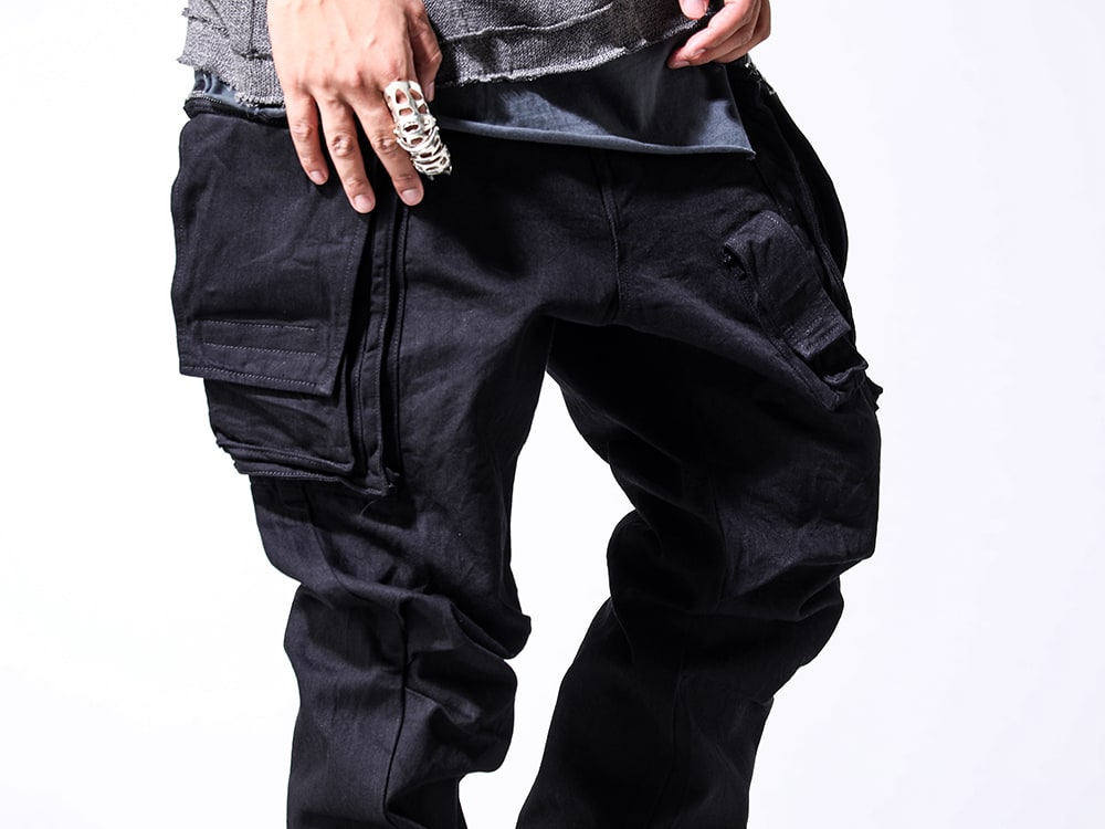 JULIUS 2024-25AW - JULIUS’s Black-Dominated Denim Cargo Pants - 867PAM9-BK(10oz Denim Cargo Pants) - 3-005