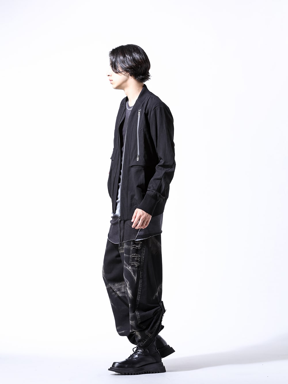 Julius / De Haigen 2024-25AW Styling - Coordinates with an out-of-date world view expressed by deconstructing and reconstructing basic styles - ST104-0724S(Salt-Shrunk Washed Dobby Border Bomber Jacket) 867CUM8-P( Printed Rayon Stretch Rib Short Sleeve T-shirt) 867PAM8-D black(10oz Denim Bleach Wide Pants Black) 867FWM2(Cow Skin Lace Up Boots) - 1-002