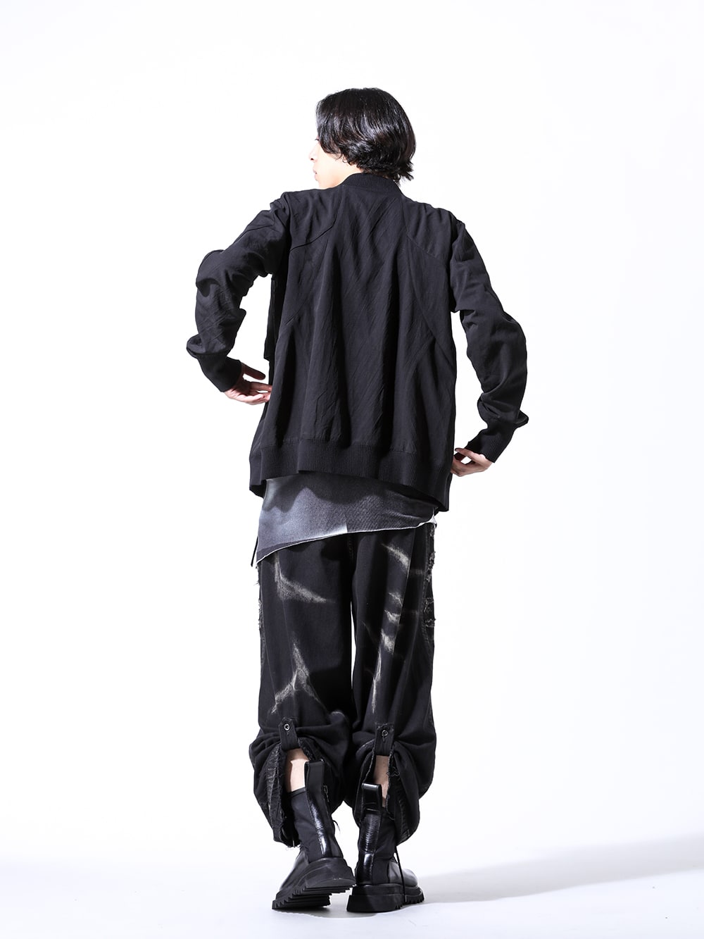 Julius / De Haigen 2024-25AW Styling - Coordinates with an out-of-date world view expressed by deconstructing and reconstructing basic styles - ST104-0724S(Salt-Shrunk Washed Dobby Border Bomber Jacket) 867CUM8-P( Printed Rayon Stretch Rib Short Sleeve T-shirt) 867PAM8-D black(10oz Denim Bleach Wide Pants Black) 867FWM2(Cow Skin Lace Up Boots) - 1-004