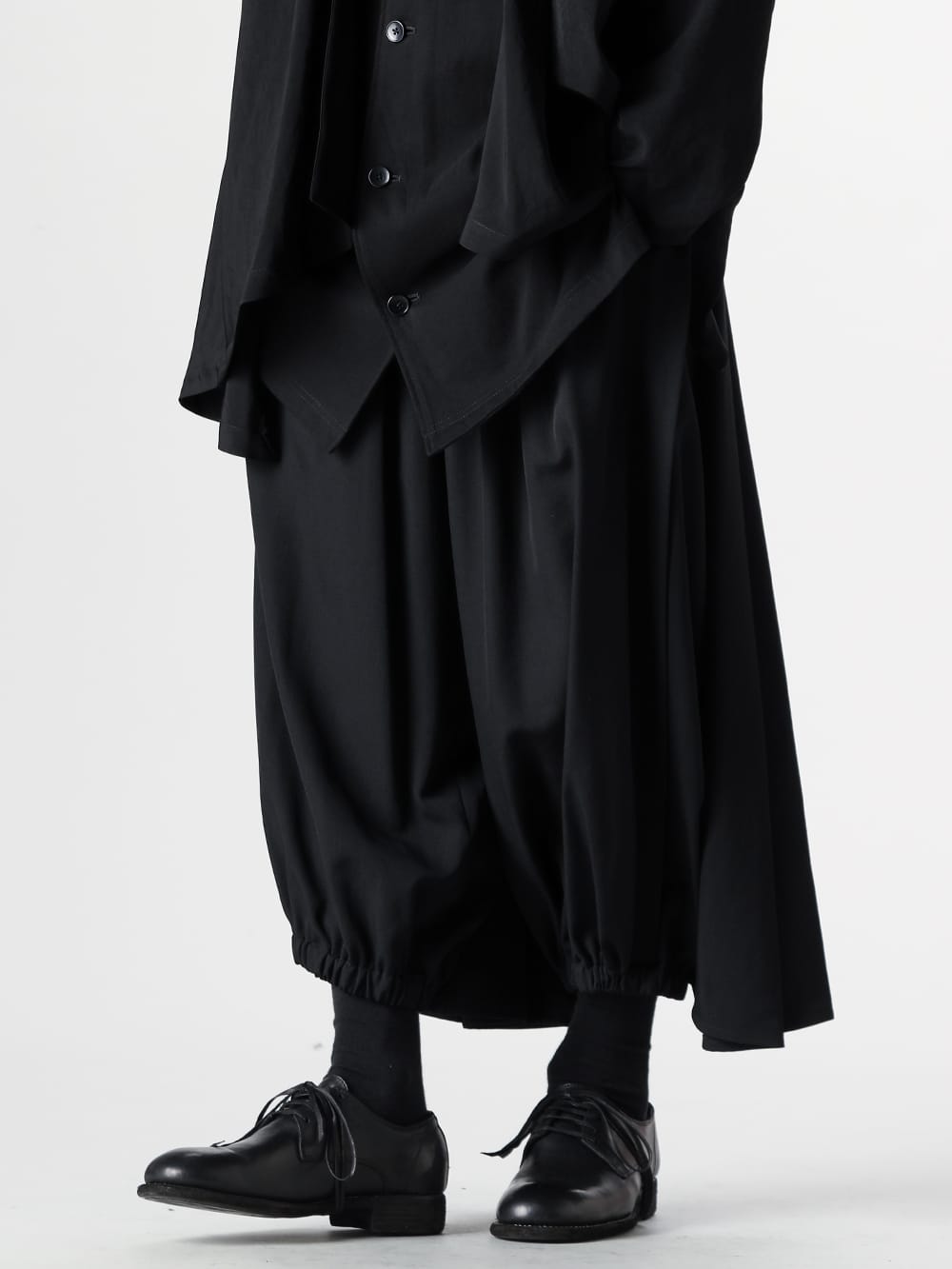 Ground Y - Ground Y - 24-25AW - Ground Y 2024-25AW Collection styling No.2 - GO-P09-100 black - Crow Pants 2-003