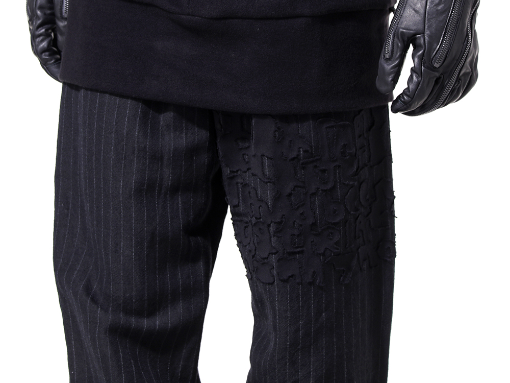 nude:masahiko maruyama 2024-25AW - nude:masahiko maruyama</a>, featuring a modern black-striped design. - DS-291(2TUCKS PANTS) - 3-004