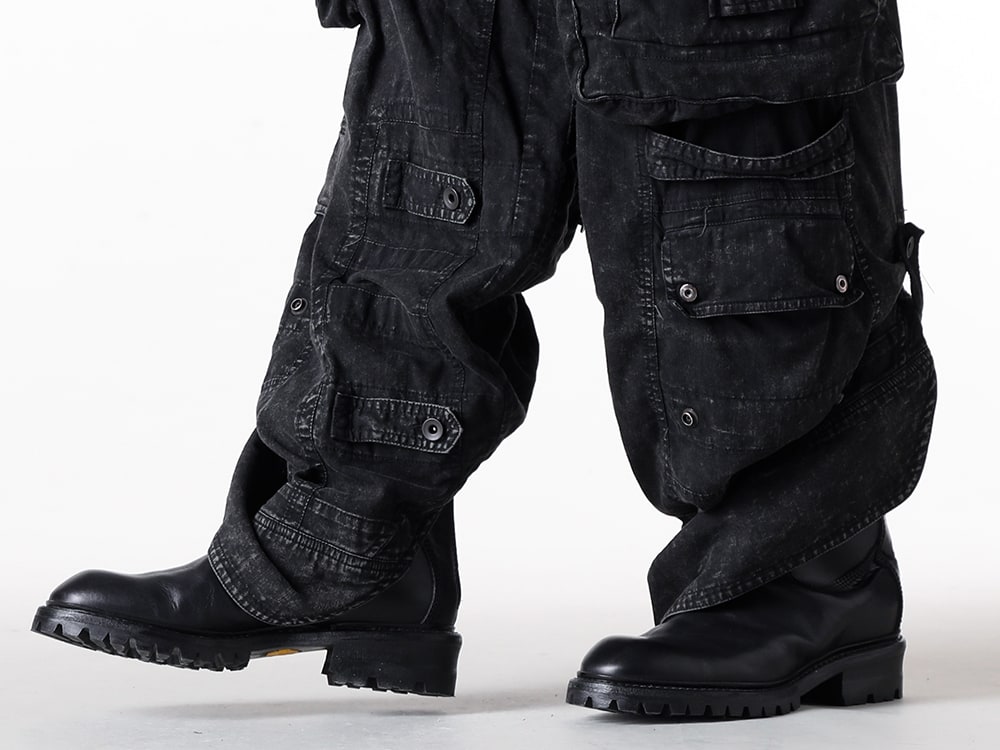 JULIUS 2025SS styling - Multi-Pocket Wide Cargo Pants with Appealing Color Variations in Black and Ash Black - 897PAM11-GR (Cotton Nylon Twill Multi Pocket Wide Cargo Pants ASH BLACK) - 8-004