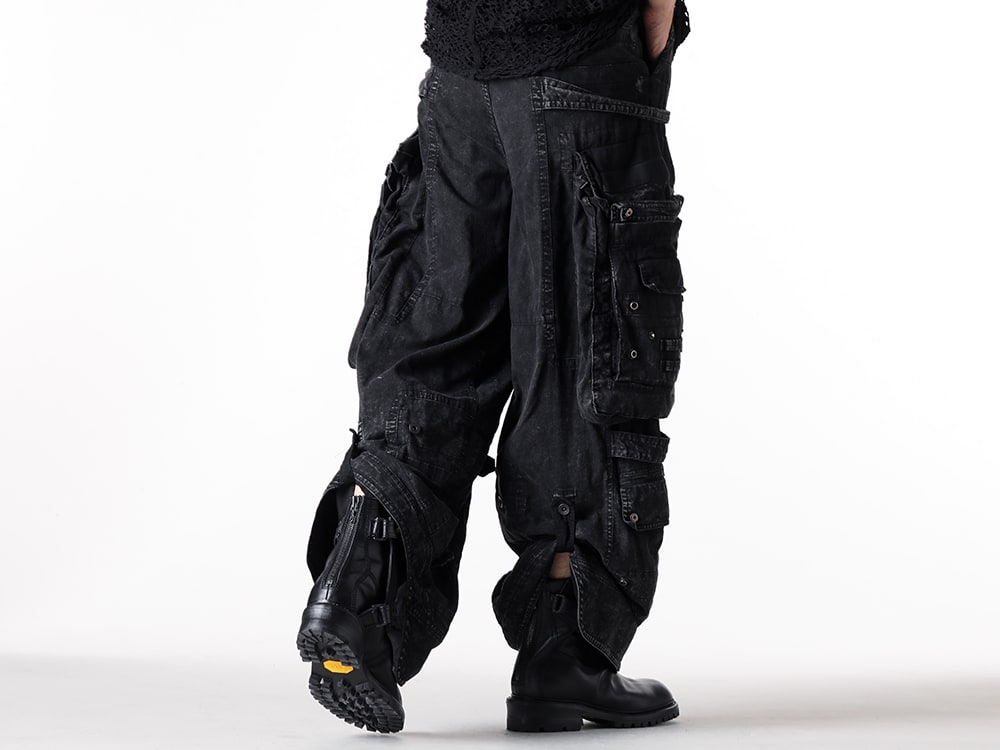 JULIUS 2025SS styling - Multi-Pocket Wide Cargo Pants with Appealing Color Variations in Black and Ash Black - 897PAM11-GR (Cotton Nylon Twill Multi Pocket Wide Cargo Pants ASH BLACK) - 8-008