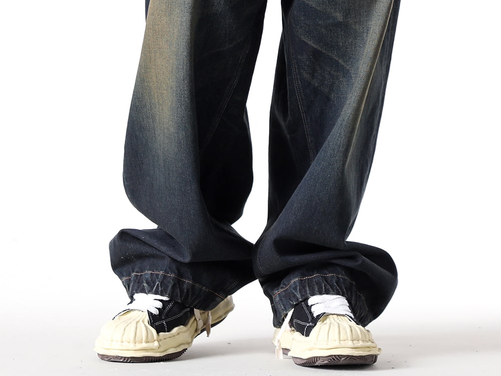 Maison MIHARA YASUHIRO 2025SS - Wide Denim Pants with Rich Texture and Vintage Sole Sneakers - A09FW732 black(BLAKEY Original Sole Canvas Low Cut Sneaker Vintage like Sole Black) - 3-007