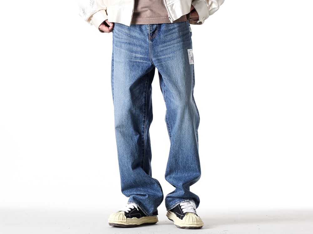 Maison MIHARA YASUHIRO 2025SS - Easy Waist Jeans with a Unique Back Pocket Design - J14PT122 indigo(WAIST EASY JEANS Indigo) A09FW732 black(BLAKEY Original Sole Canvas Low Cut Sneaker Vintage like Sole Black) - 3-001