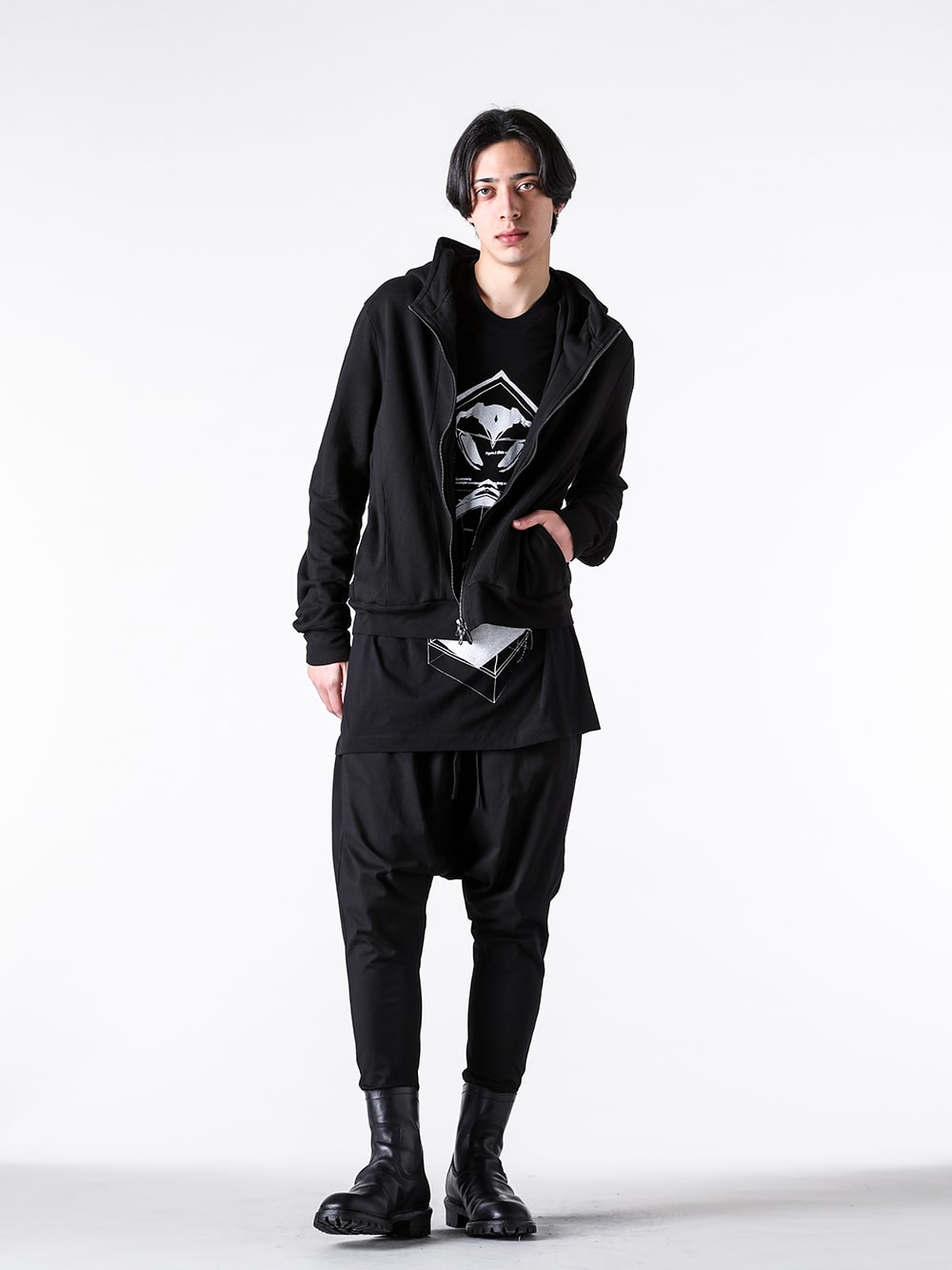 JULIUS 2025SS - Delivery from JULIUS 25SS collection has started! Now available both in-store and online! - 899CUM1(Cotton Modal Sweat Zip Up Hoodie) 897CPM2(Cotton Modal Jersey Printed Oversize T-shirt) 899FWM1(Cow Skin Engineer Boots) - 1-005