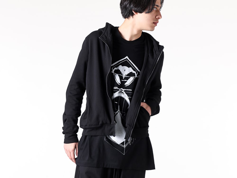 JULIUS 2025SS - Delivery from JULIUS 25SS collection has started! Now available both in-store and online! - 899CUM1(Cotton Modal Sweat Zip Up Hoodie) 897CPM2(Cotton Modal Jersey Printed Oversize T-shirt) - 1-006