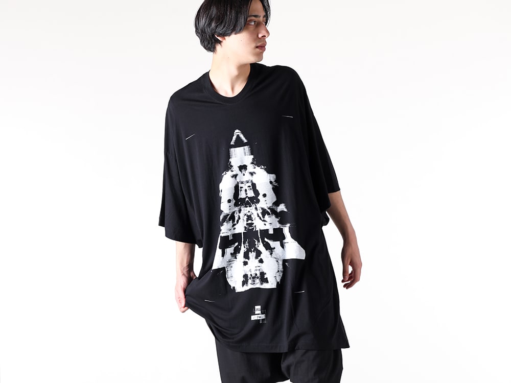 JULIUS 2025SS - Delivery from JULIUS 25SS collection has started! Now available both in-store and online! - 897CPM1 Black(Cotton Modal Jersey Printed Oversize T-shirt Black) - 1-009