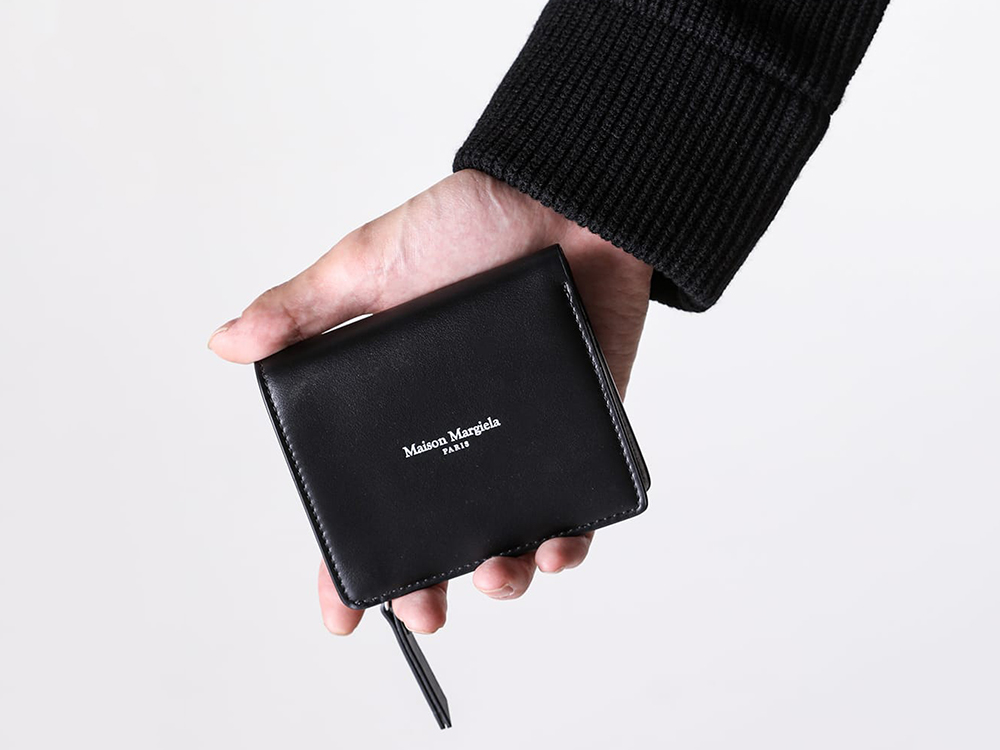 Maison Margiela 2025SS スタイリング - 手のひらに収まりの良いコンパクトサイズ - SA2UI0017 FLIP FLAP UPDATED - 15-001