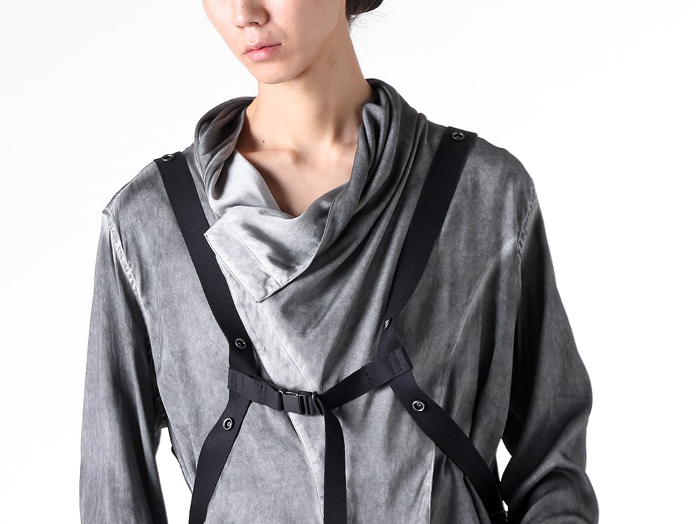JULIUS 2025SS - High-Neck Shirt with an Elegant Sheen - 897SHM2 Ash Gray(Silk Satin Drape Neck Shirt Ash Gray) 897ACU14(Acryl Harness Strap) - 2-004
