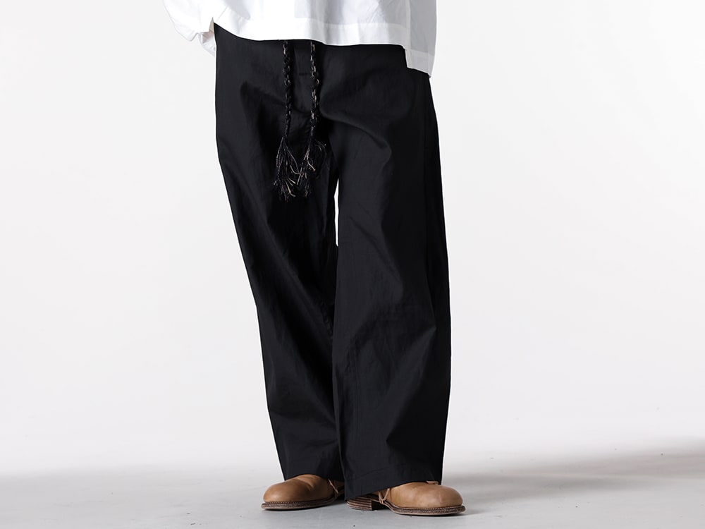 JAN-JAN VAN ESSCHE / GUIDI 2025SS - Six-Pocket Pants Inspired by Workwear - TROUSERS 84(Oversized 6-Pocket Workwear Style Trousers - Coated Cloth) BELT 3(Twisted Belt Dark) 992X beige-co166t(Derby Shoes：SEASONAL COLORS Beige) - 3-001