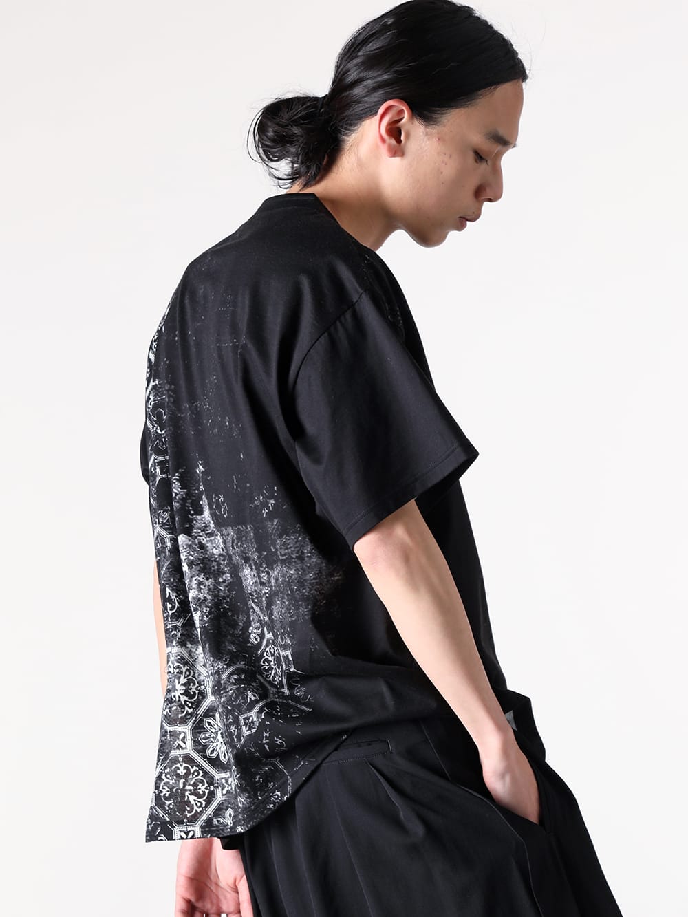 Ground Y - 2025SS - Mix Uneven T-Shirt  (White) - A tiered arranged version of the jumbo cut sew, which is available as a standard item - GP-T10-007 - Mix Uneven T-Shirt 1-0025