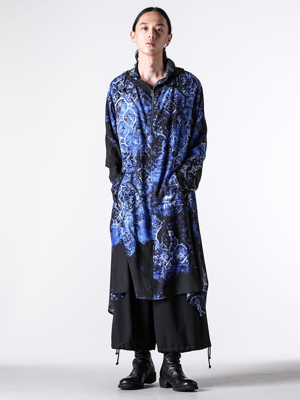 Ground Y - 2025SS  -  Side-trimmed Dress (Blue) - Dresses with bold openings from the bottom of the sleeves to the armpits - GP-D05-201 blue - Side-trimmed Dress 1-007