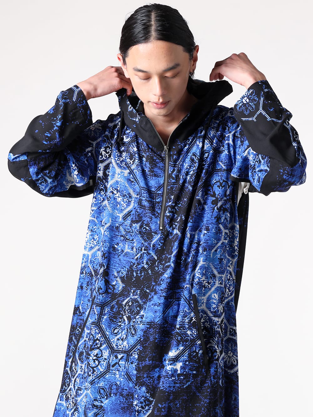 Ground Y - 2025SS  - Side-trimmed Dress (Blue) - Dresses with bold openings from the bottom of the sleeves to the armpits - GP-D05-201 blue - Side-trimmed Dress 1-009