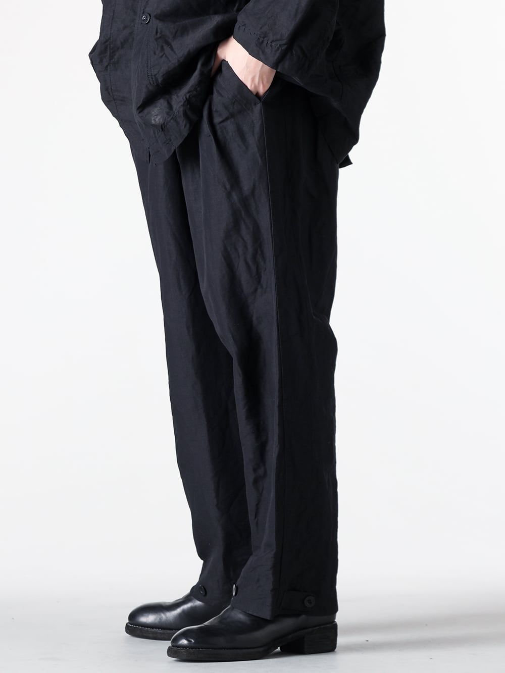 KLASICA - 25SS - Structured Silhouette and Aging Beauty: Premium Fabric Paired with Back-Zip Boots - 25S-TRS-D35 - Bias Tuck Strings Trousers 3-002