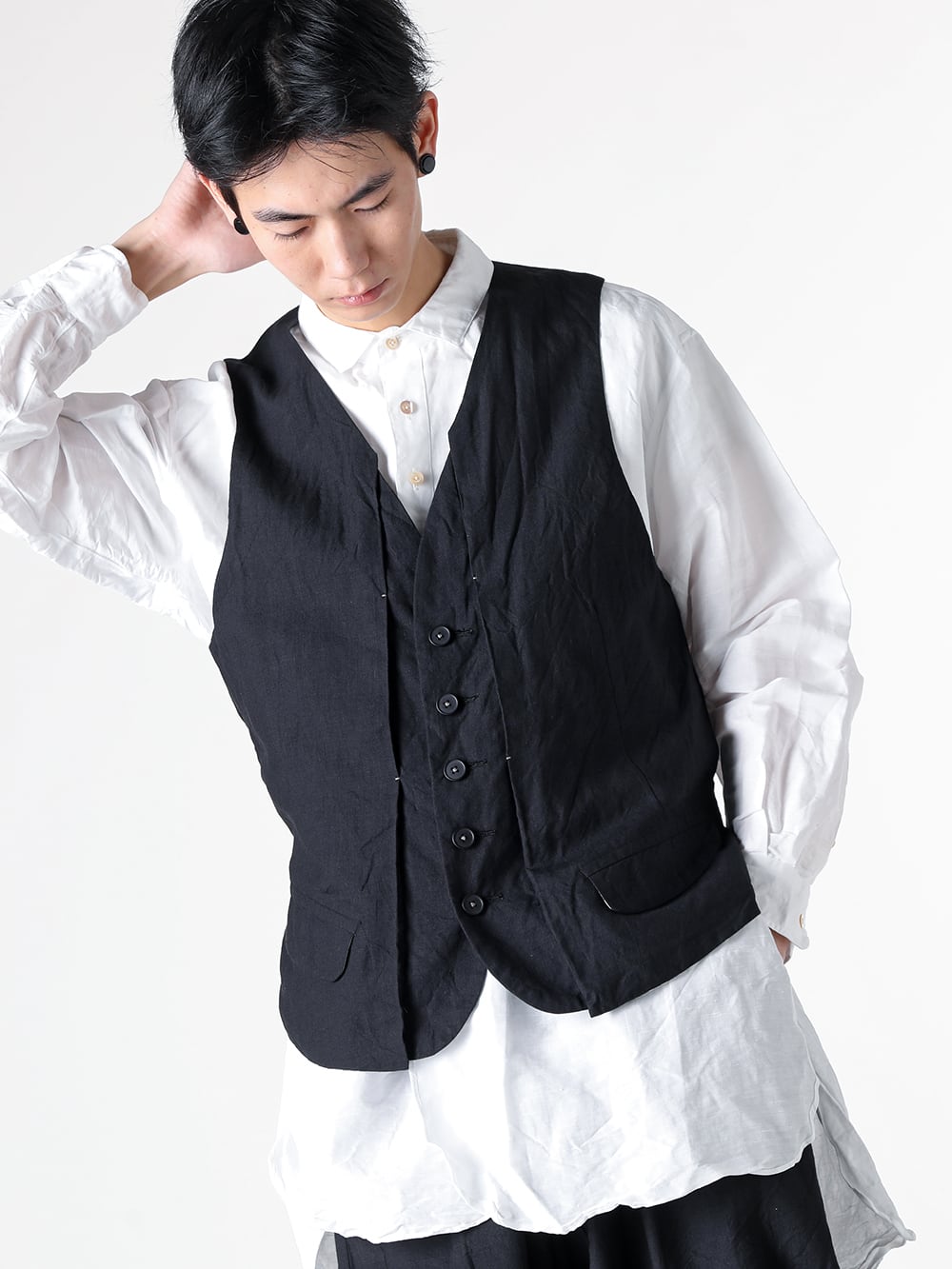 KLASICA - 25SS  - A Refined Look: Classic Styling with a Boxy Shirt and Tailored Vest - 25S-GLT-B12 - Modern Waist Coat - 25S-SH39-D30 - Over Sized Short Collar Shirts 2-001