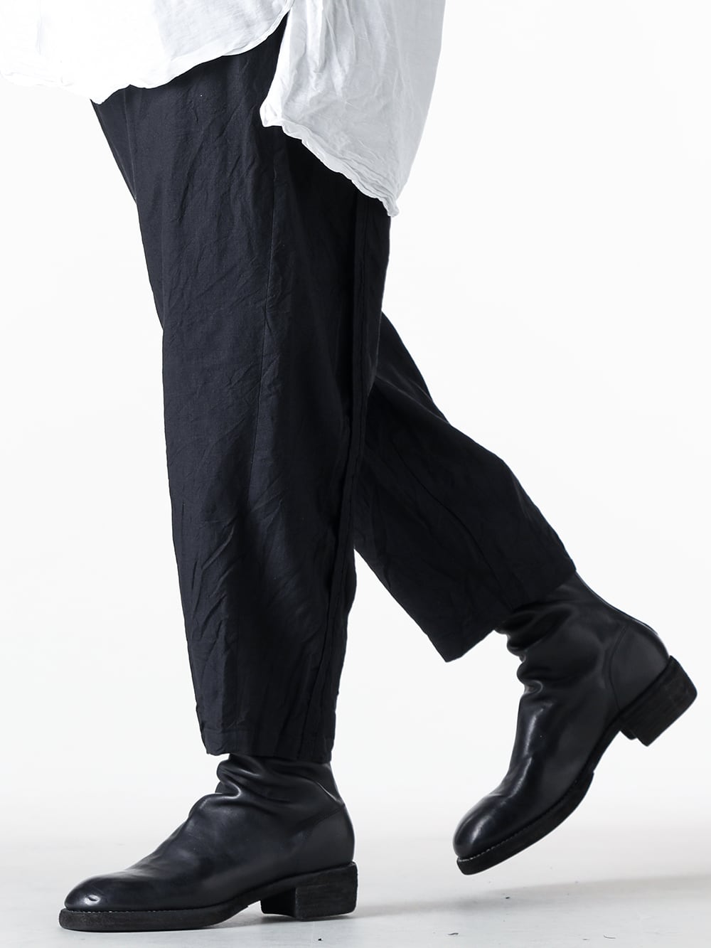 KLASICA - 25SS - Effortlessly Refined: Tapered Artisan Trousers and GUIDI Back-Zip Boots - 25S-TRS-B16 - Back Seem Tapered Trousers - 788ZX - Back Zip Boots Double Sole Wide Model 3-002