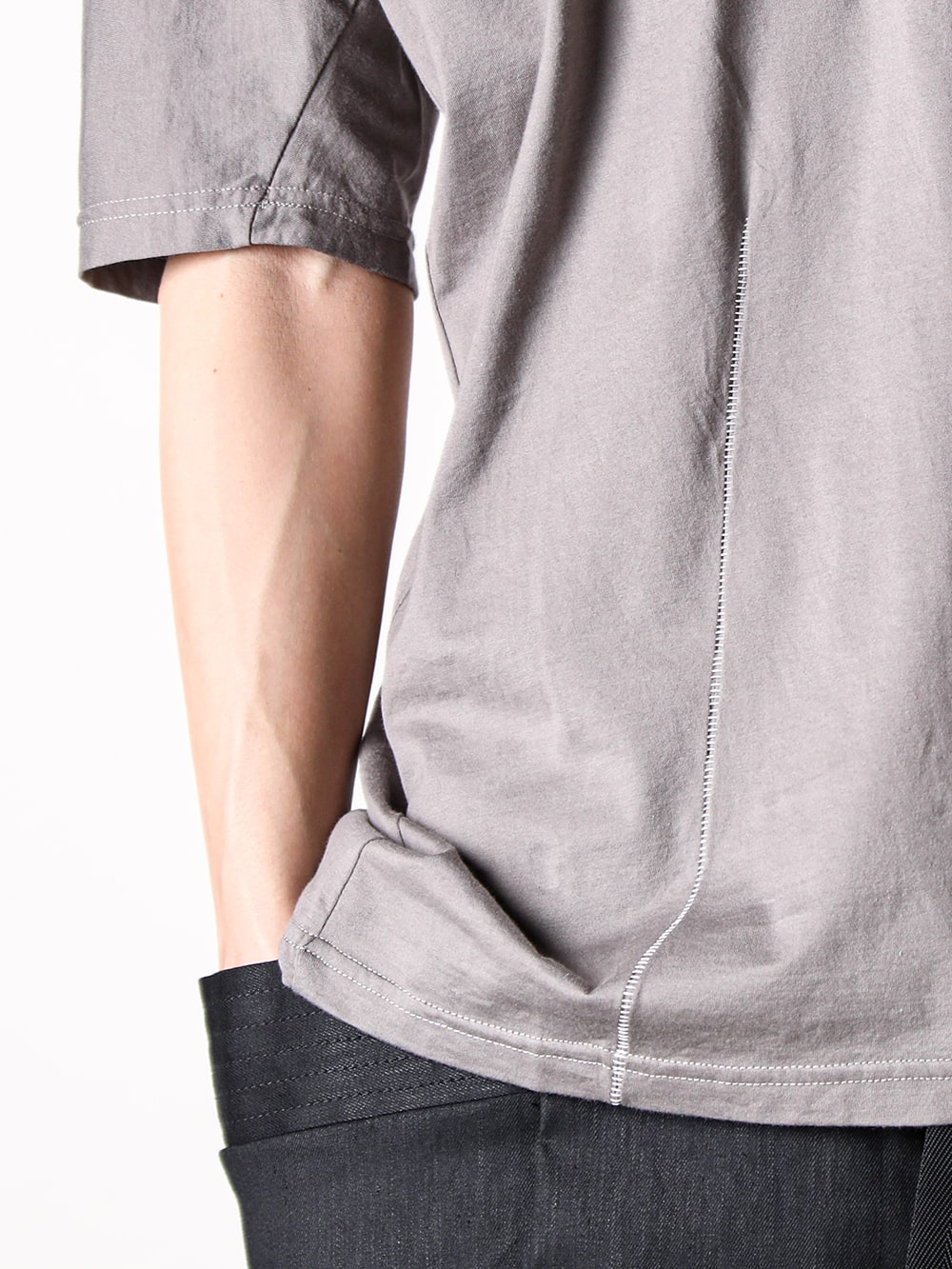 RIPVANWINKLE 25SS  - An original design with a form that cuts through the wind - Tornado-T RW-738 shark 2-003
